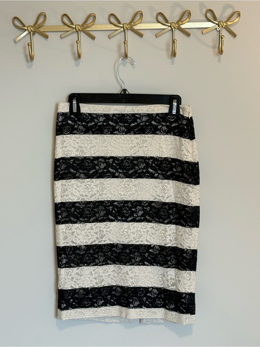 Black White Lace Stripe Pencil Skirt | The Limited | Size 4